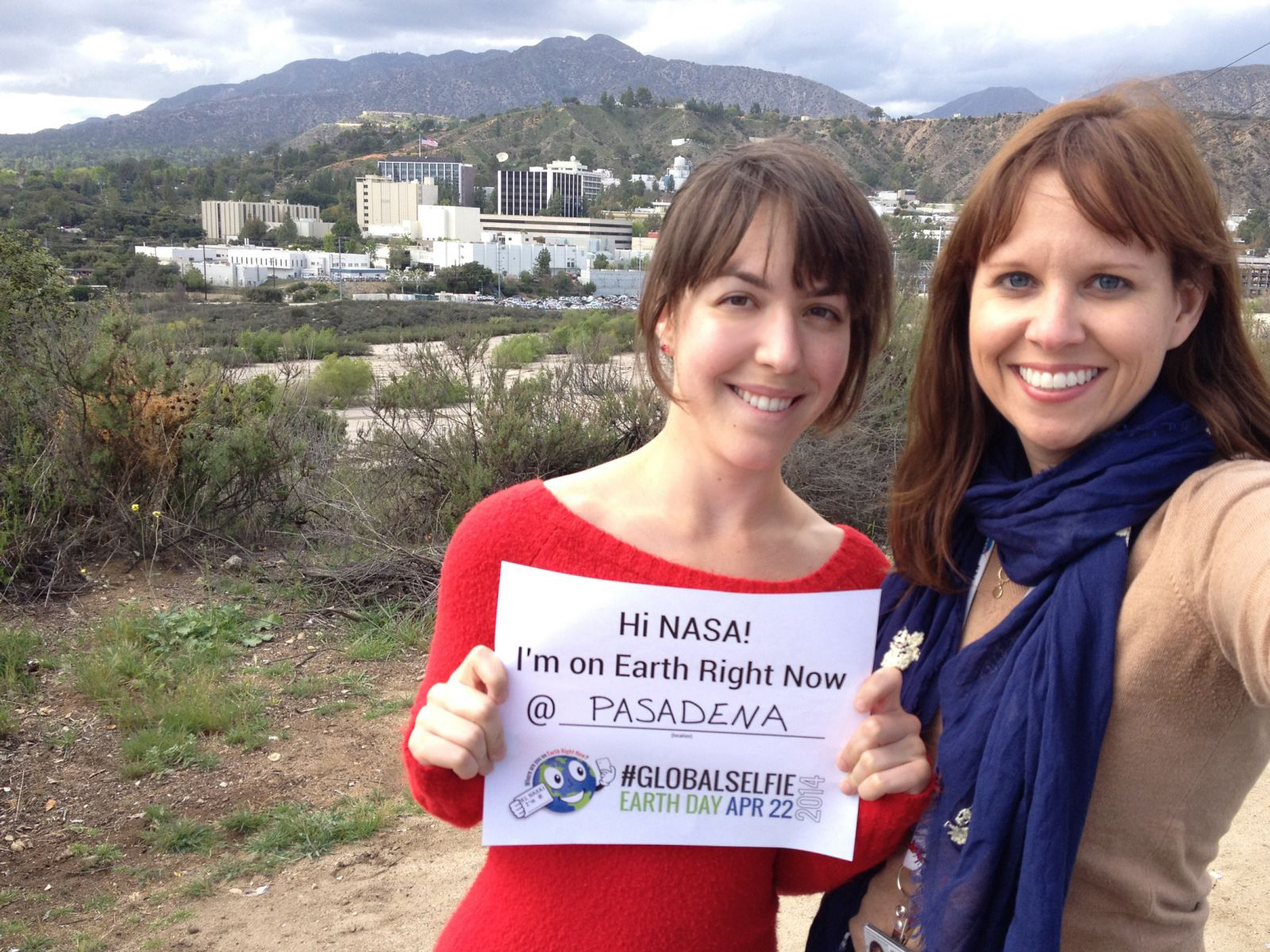 Earth science communication staffers demonstrate a #GlobalSelfie.